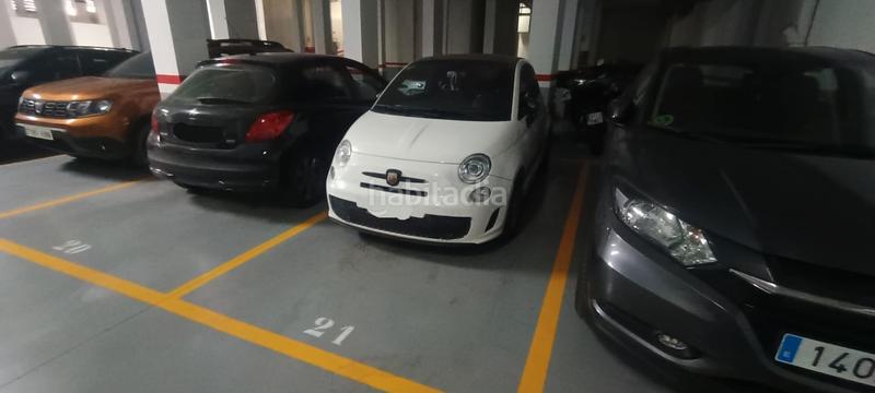 Foto b0adc860-be58-4c8b-b09f-2711de1dc08b. Car parking in La Guineueta Barcelona