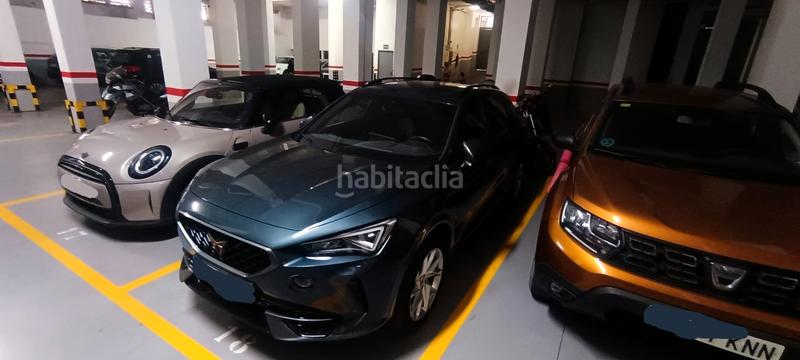 Foto 5677b84a-0d75-487b-9094-7c304e7e146e. Parking voiture dans La Guineueta Barcelona