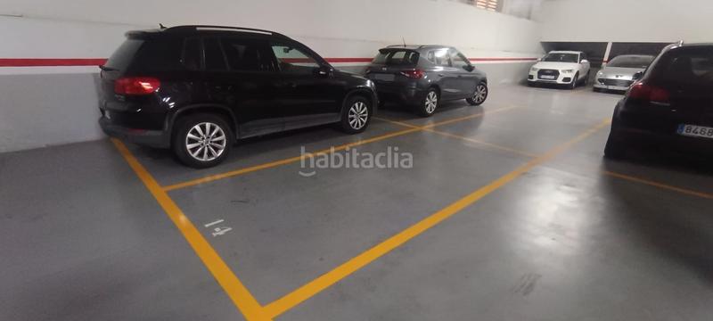 Foto 80270ba2-d82e-4e11-a4ed-9fda373273a3. Parking voiture dans La Guineueta Barcelona