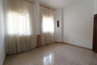 Appartement  Carrer de felip ii. Oportunidad en  la sagrera !!!!!!!!