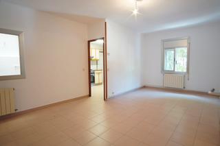 Appartement  Carrer d'alfarrs. Piso de 87 m2, 3 dormitorios, centro del barrio