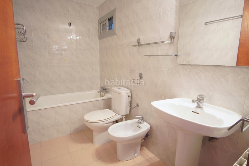 Foto a15b6113-e216-4f6c-a86a-672a4be54976. Piso  de 87 m2, 3 dormitorios, centro del barrio en Barcelona
