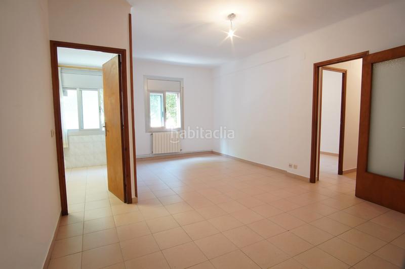 Foto c6e0000d-af19-4c7f-a3f2-d6355ffc0af7. Piso  de 87 m2, 3 dormitorios, centro del barrio en Barcelona