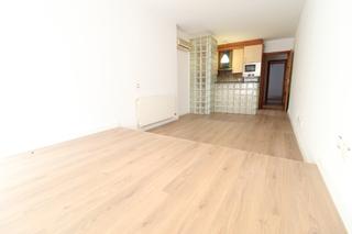 Studio  Carrer de santa marta. Estudio bajos duplex  + sotano - 133m