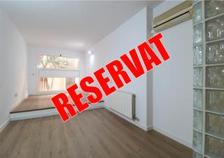 Estudi  Carrer de santa marta. Estudio bajos duplex  + sotano - 133m²