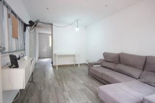 Appartement  Carrer de sant adri. Oportunidad de inversin en barcelona