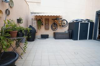 Piso  Carrer de la mare eterna. Bajos en finca joven 112, m2, amplio salon 3 dormitorios, 2 baño