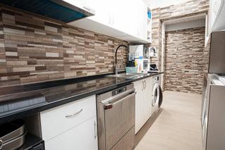 Local Comercial  Carrer de la mare eterna. Local loft de 120 m², gran cocina y patio interior en calle peat