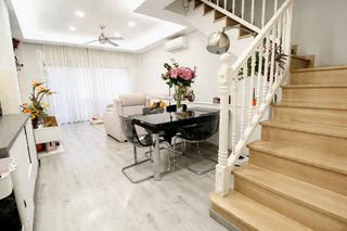 Casa adossada  Carrer de la tramuntana. Casa en el centro de sant andreu.