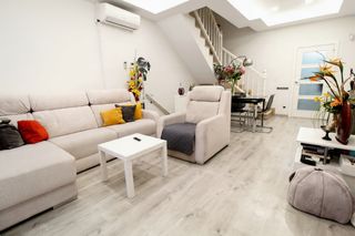 Maison jumelée  Carrer de la tramuntana. Casa en el centro de sant andreu.