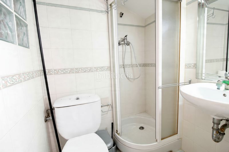 Foto f106a83b-4f79-4a72-a3c4-37a9bc230eeb. Casa adossada amb calefacció a Sant Andreu de Palomar Barcelona