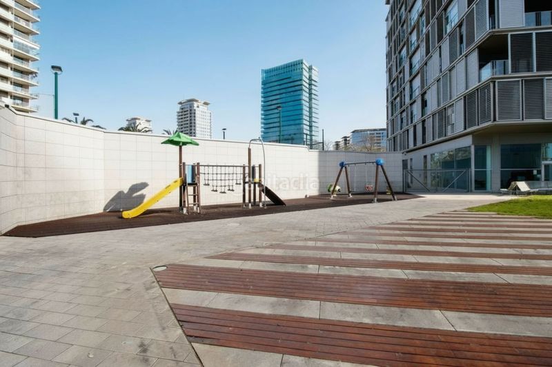 Foto efeea2d1-4bab-4795-8112-c48a87a7b7f8. Àtic amb calefacció aparcament piscina a Diagonal Mar i el Front Marítim del Poblenou Barcelona