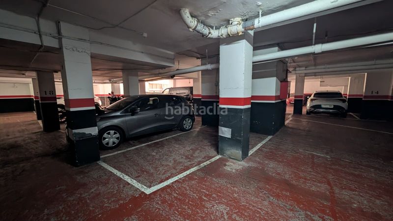 Foto e75afe1f-4eea-42a2-8257-c9bfc4795eb2. Aparcament cotxe a El Clot Barcelona