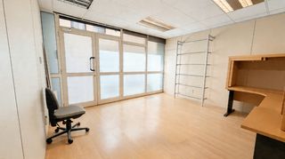 Local Comercial  Carrer del foc follet. Local en venta en bon pastor – versátil y con múltiples posibili