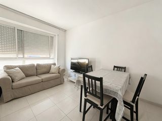 Appartement  Carrer de sant adri�. Amplio, luminoso y excelente ubicaci�n, hermoso piso en venta en