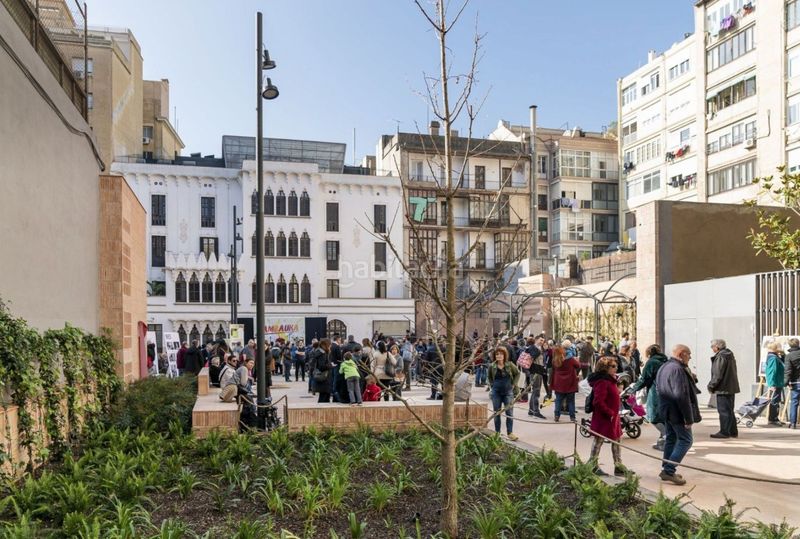 Foto 9a06f373-286c-4121-b12a-260084be3bb0. Estudi a Sant Antoni Barcelona