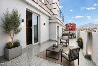Attique  Plaça de mossèn clapés. Espectacular ático con terraza privada en plaza mossèn clapés (s