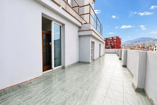 Penthouse  Plaça de mossèn clapés. Espectacular ático con terraza privada en plaza mossèn clapés (s