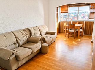 Location Appartement  Carrer josep soldevila. C/josep soldevila - 3 dormitorios - exterior