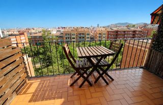 Pis  Via fav�ncia. Excelente piso alto con ascensor con inmejorables vistas
