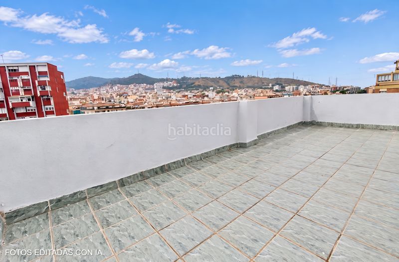Foto c79b69ba-5bad-49fe-ae45-7bde46e42dc7. Àtic a Sant Andreu de Palomar Barcelona