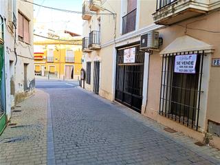 Local commercial à Villatobas. Ideal para convertir en vivienda
