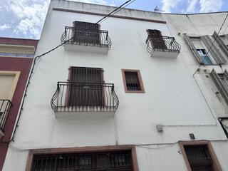Casa adossada en Feria. Chalet adosado unifamiliar de alta calidad con amplias posibilid