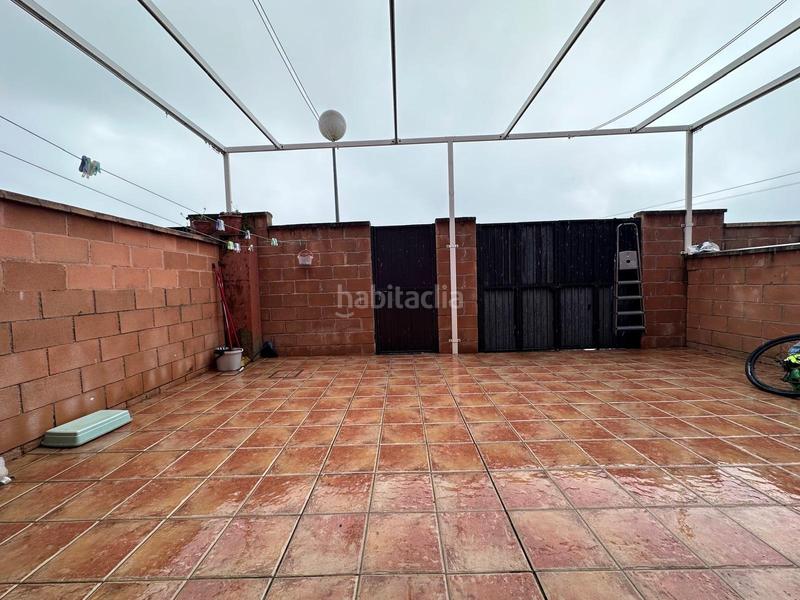 Foto 2f7b7829-dc78-4e9d-859b-b8ff107739ae. Casa adosada chalet adosado en urbanización en el garrobo en Garrobo (El)
