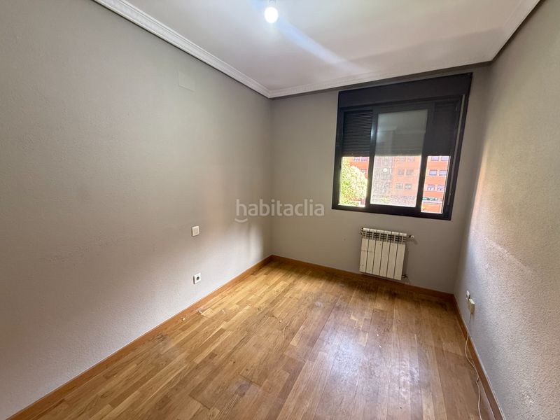 Foto b00b28e3-67f9-4f2e-8756-47963d374d93. Pis amb calefacció piscina a Orcasitas Madrid