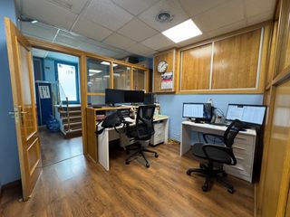 Local Comercial  Calle emilia ballester. **donpiso villaverde vende local comercial en c/emilia ballester