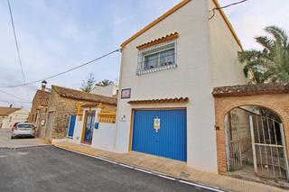 Xalet a Ráfol de Almunia. Bonita casa con varias terrazas en entorno tranquilo
