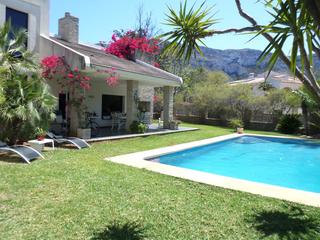 Chalet en El Montgó. Preciosa villa con estilo propio, soleada y cerca de todo