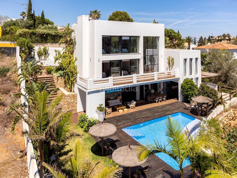 Foto 3fdac630-a4a3-413c-9a28-2ece4e9e75f2. Chalet con camino parcheggio piscina in El Montgó Dénia