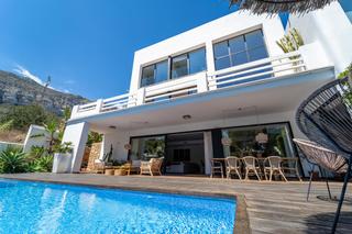 Chalet en El Montgó. Villa luminosa y con amplios espacios, zona campusos