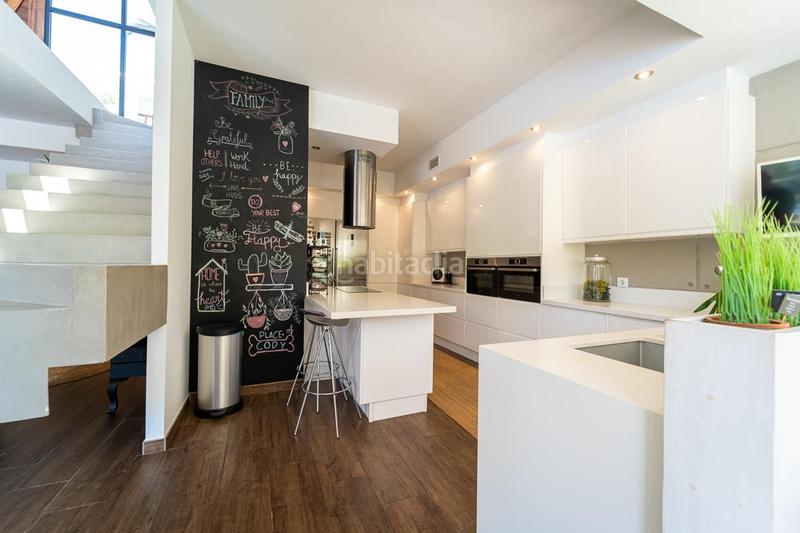 Foto d9ebdfa5-d0a8-49b2-b882-6d0cc104ae34. Chalet con camino parcheggio piscina in El Montgó Dénia