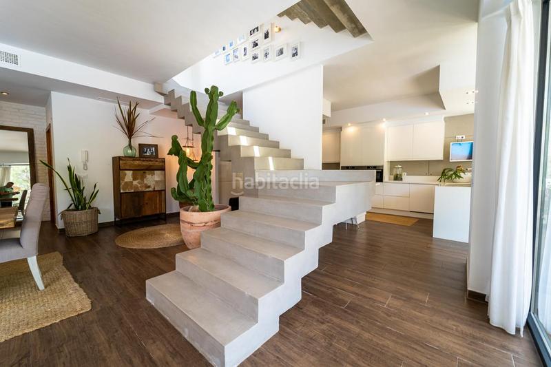 Foto e5618b14-b07d-48bd-8b45-e2a536b08b00. Chalet con camino parcheggio piscina in El Montgó Dénia