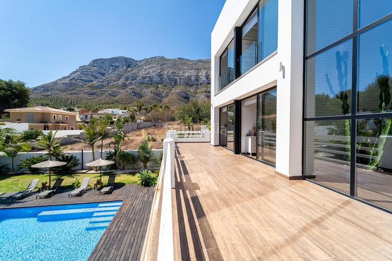 Foto fa837d70-72c0-40d7-b217-1acb3e6faa4a. Chalet con camino parcheggio piscina in El Montgó Dénia