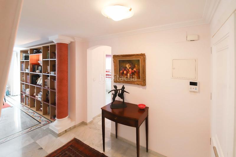Foto 4a84dfa5-d577-4cdc-9061-bd8ec42aa0a4. Ático  en primerísima línea en residencial con piscina en Dénia