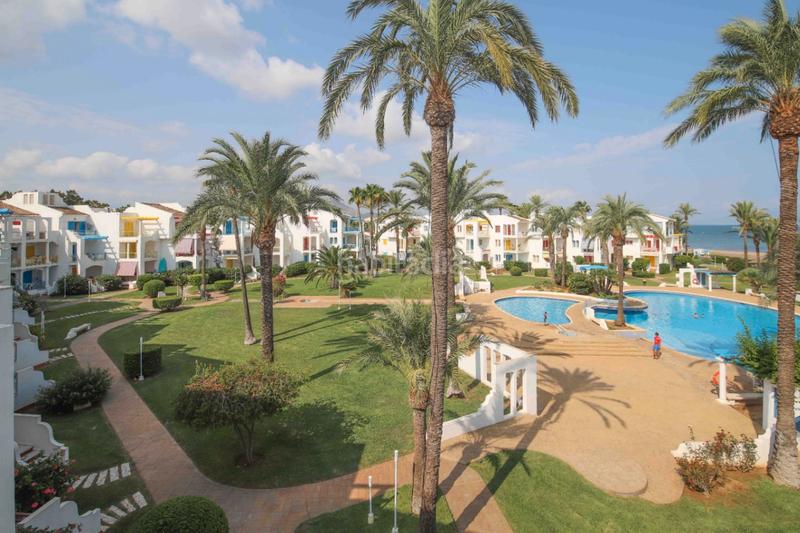Foto cab7ac61-5a6c-4cdd-bbdc-c1baec0913f8. Ático  en primerísima línea en residencial con piscina en Dénia