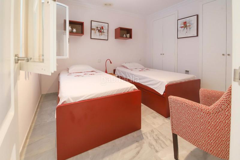 Foto cec9720c-b382-447a-8509-444c070023c2. Ático  en primerísima línea en residencial con piscina en Dénia