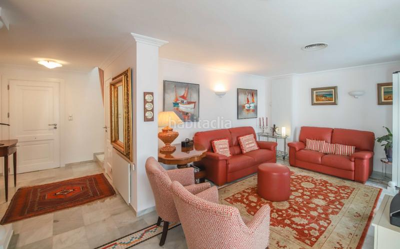 Foto e8c0ae8d-a8ba-4c38-9b08-82c6895117b9. Ático  en primerísima línea en residencial con piscina en Dénia