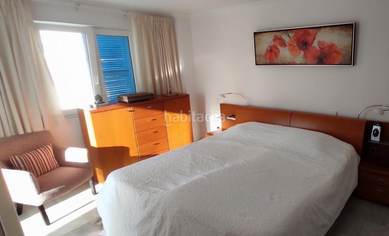 Foto fe65e532-58a2-4312-89cd-ca97f19f30f6. Ático  en primerísima línea en residencial con piscina en Dénia