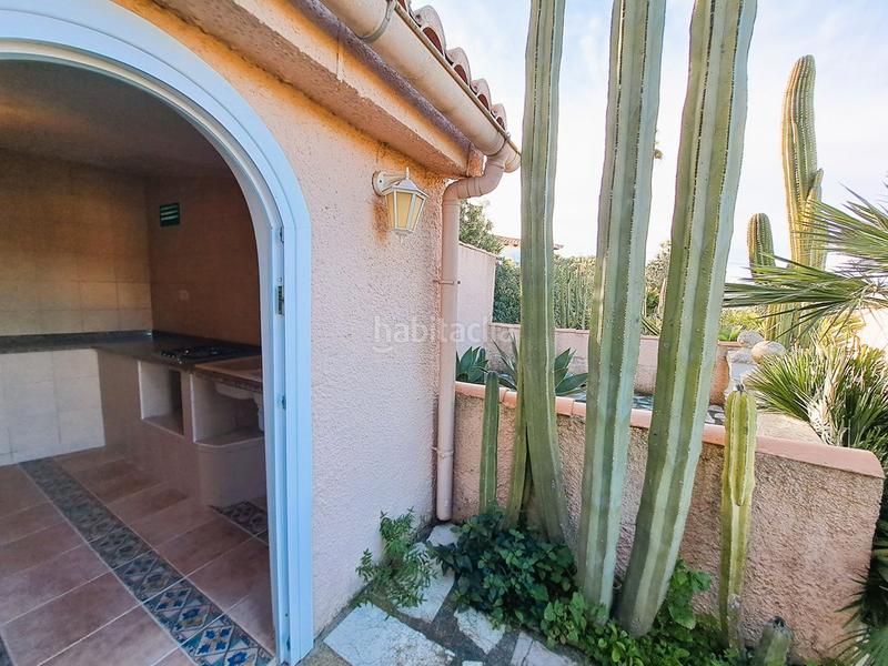 Foto 361dbfc3-8cbf-48dd-8cfd-9811530b099c. Xalet amb xemeneia calefacció aparcament piscina a Dénia