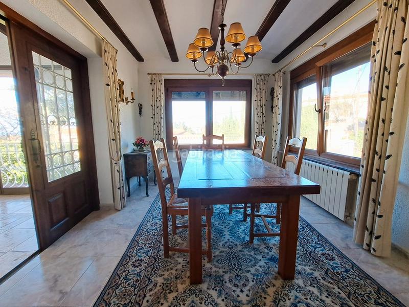 Foto 9cad8aa7-db00-4cf1-8b11-05470a0f3be7. Xalet amb xemeneia calefacció aparcament piscina a Dénia