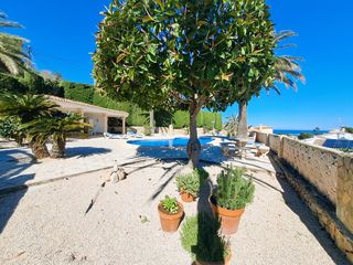 Xalet  Calle flor de llimera. Sensacional villa con vistas panor�micas y una gran zona de pisc