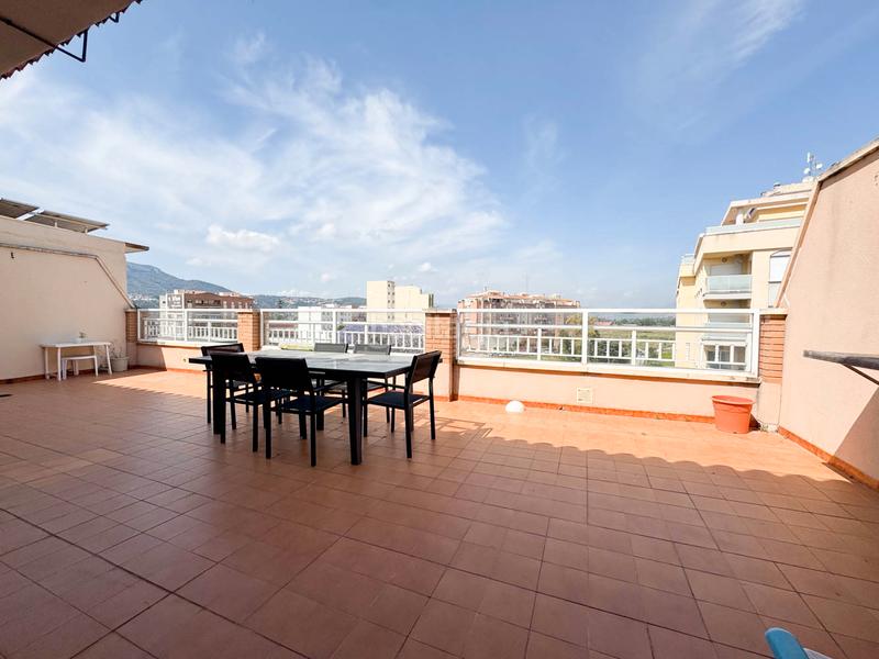 Foto 968e9f0a-ea3e-4ffb-acf7-6c4742386391. Penthouse with parking in Centro Urbano Dénia