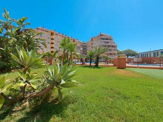 Appartement en Avinguda juan chabs 2. Piso con piscina, en perfectas condiciones, confortable y bien s