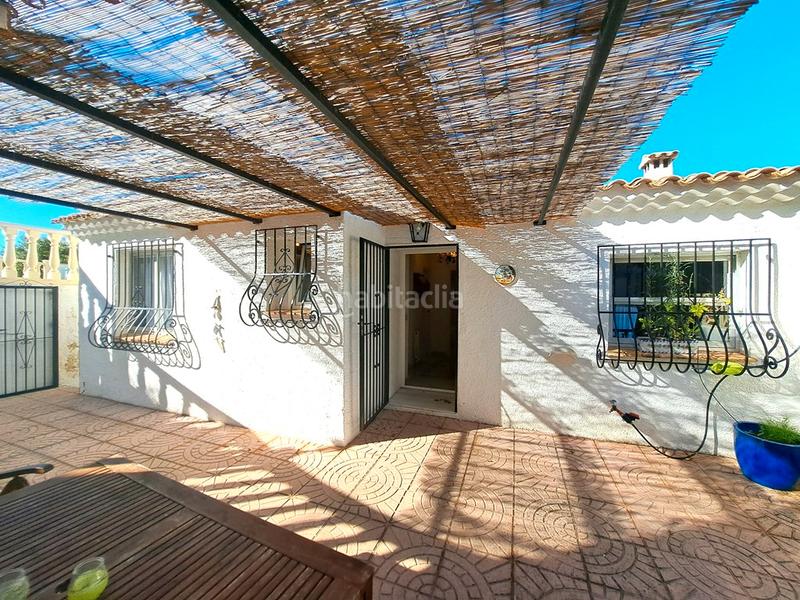 Foto 7dc272aa-aaab-4ef3-b23a-d8ee80056abb. Xalet amb xemeneia calefacció aparcament piscina a Dénia