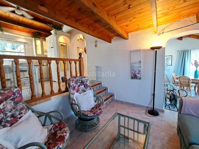 Foto f06e0bac-64cf-4b53-a2e5-22427bb39f04. Xalet amb xemeneia calefacció aparcament piscina a Dénia