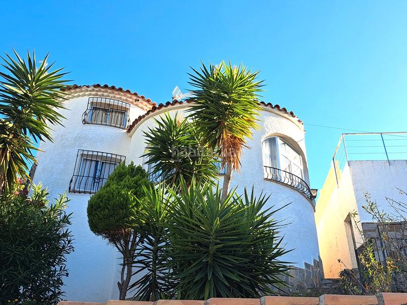 Foto f72a45a0-8e04-42cf-ad6b-beb5a450223b. Xalet amb xemeneia calefacció aparcament piscina a Dénia